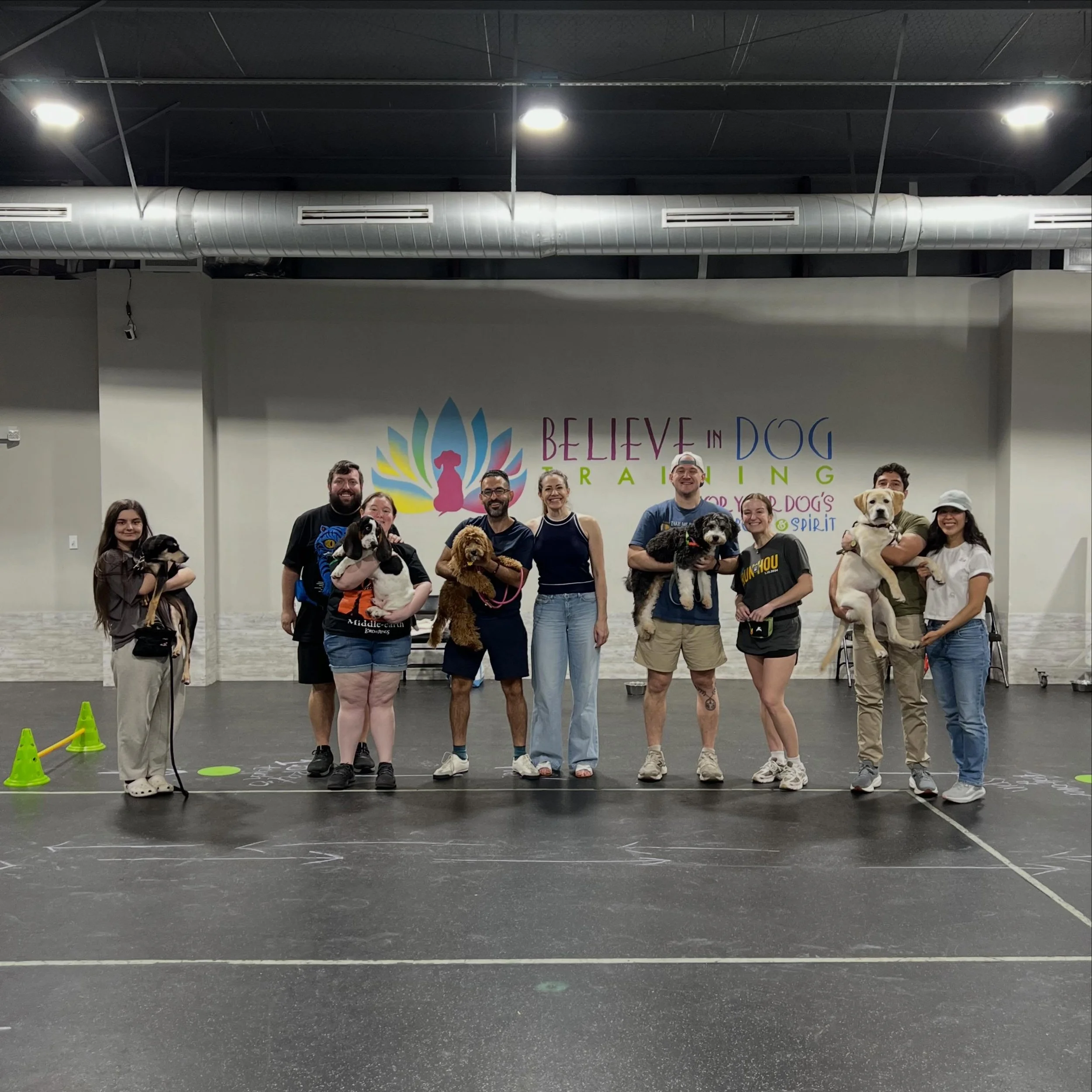 Congrats are in order for these most recent Puppy One Grads! 🎓

We loved watching these puppies learn and grow in skill, size and confidence! These owners have mastered the art of calm persistence and becoming the center of their dog&rsquo;s univers