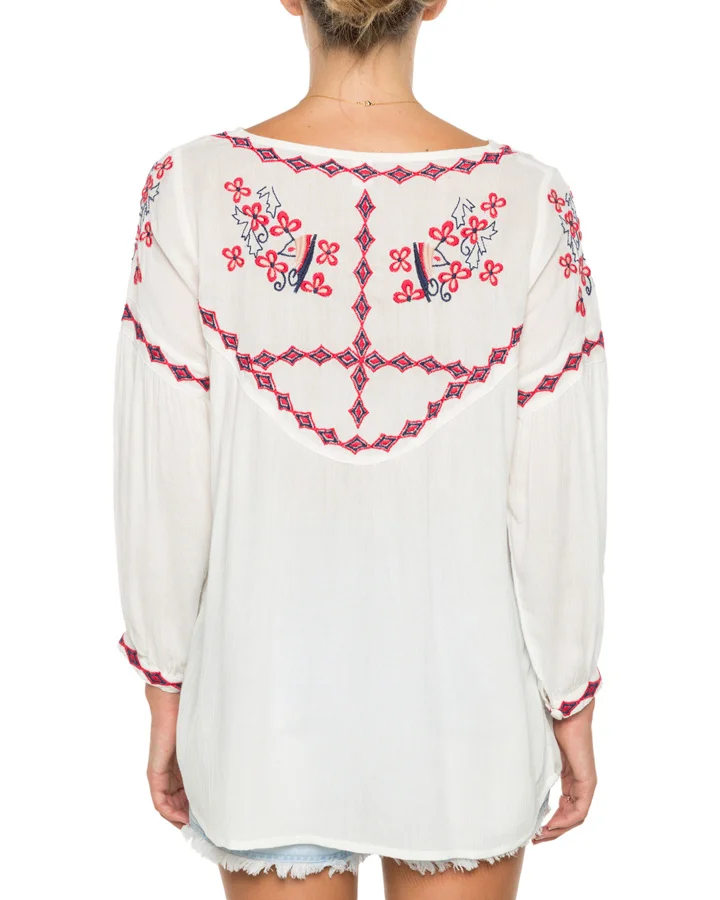 O'NEILL-CHILNA_EMBRODIERED_BLOUSE_VANILLA_2.jpg