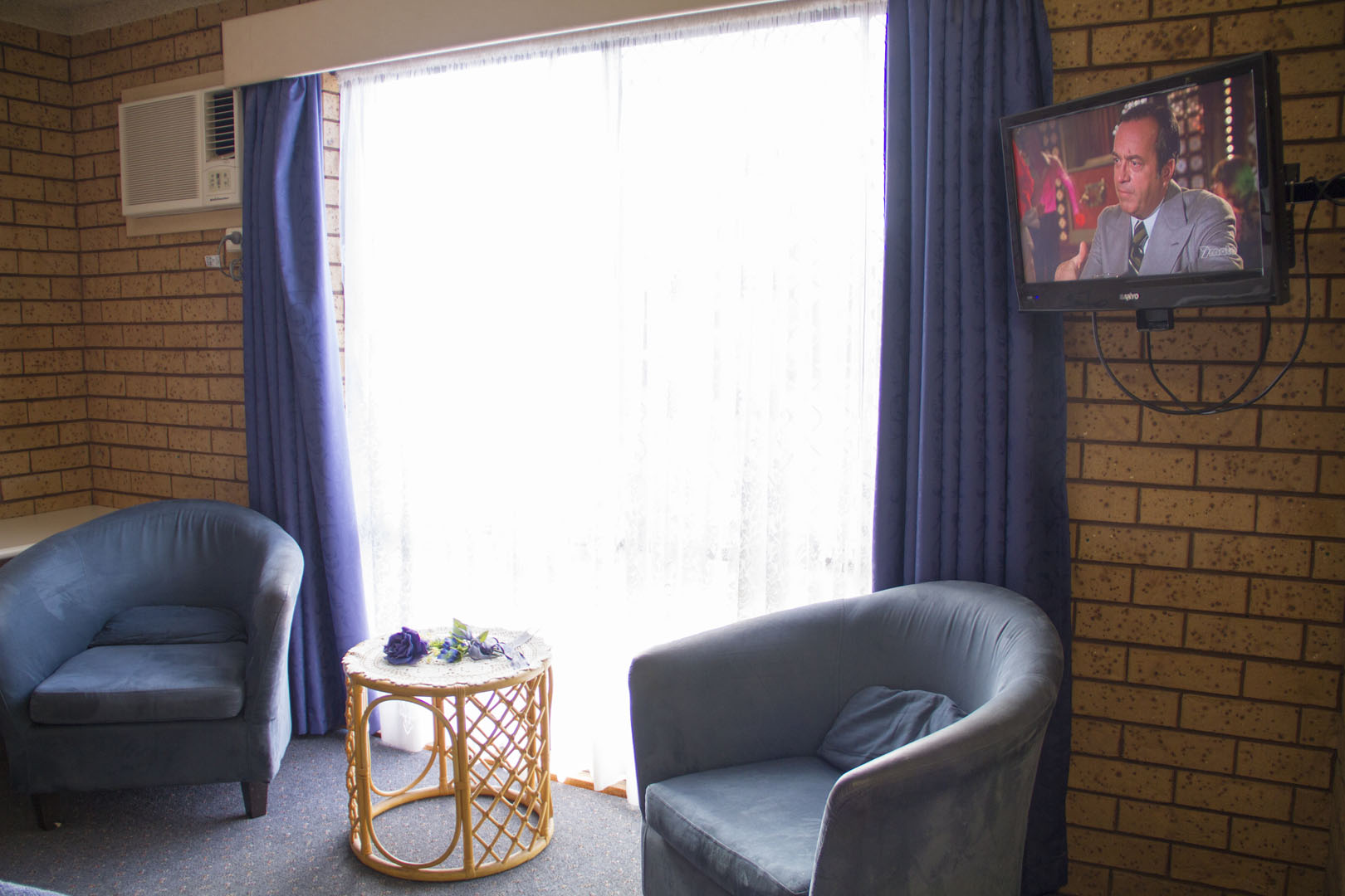 Room12_TV.jpg