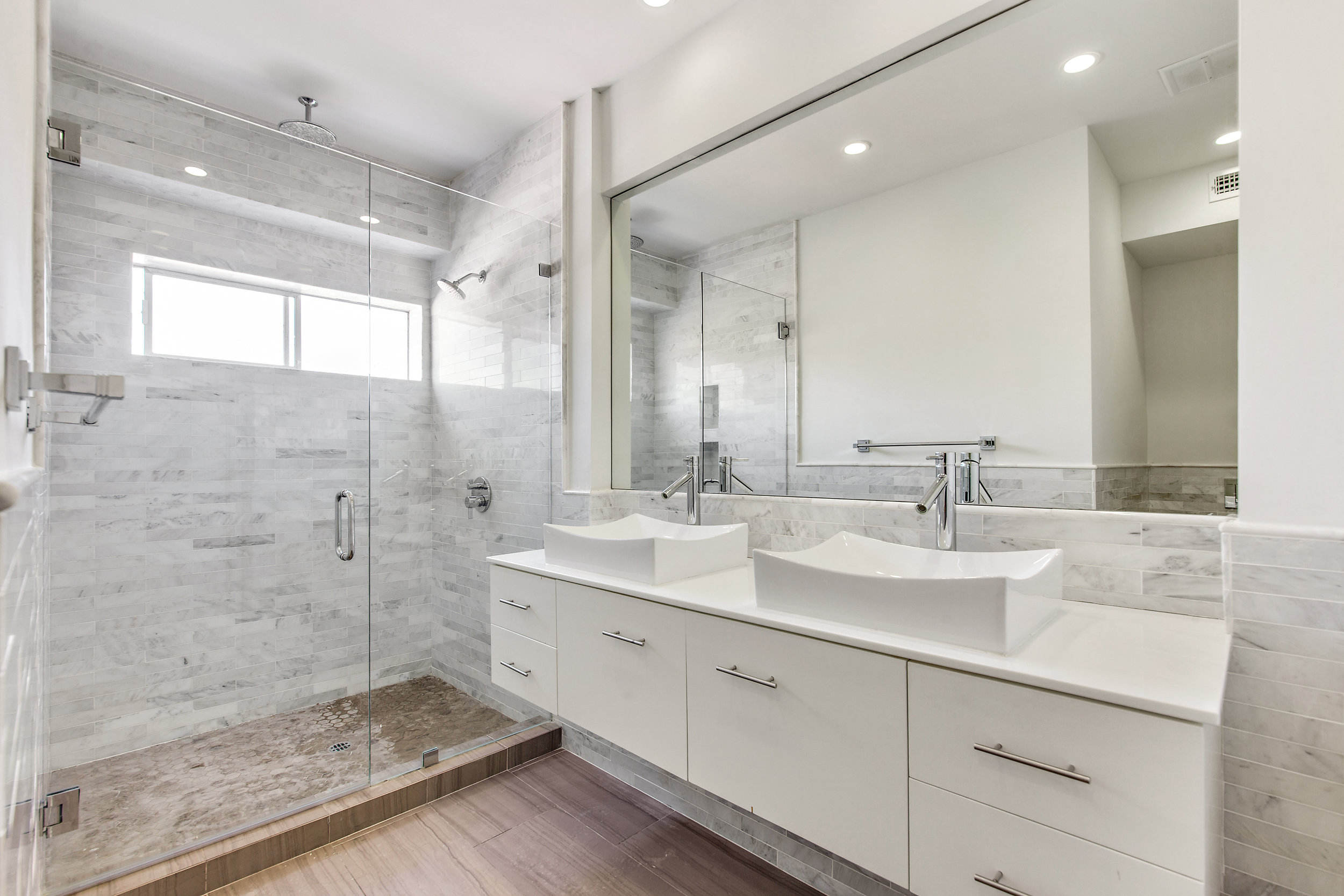 Oakhurst Moderne Beverly Hills Luxury Modern Apartment - Bathroom