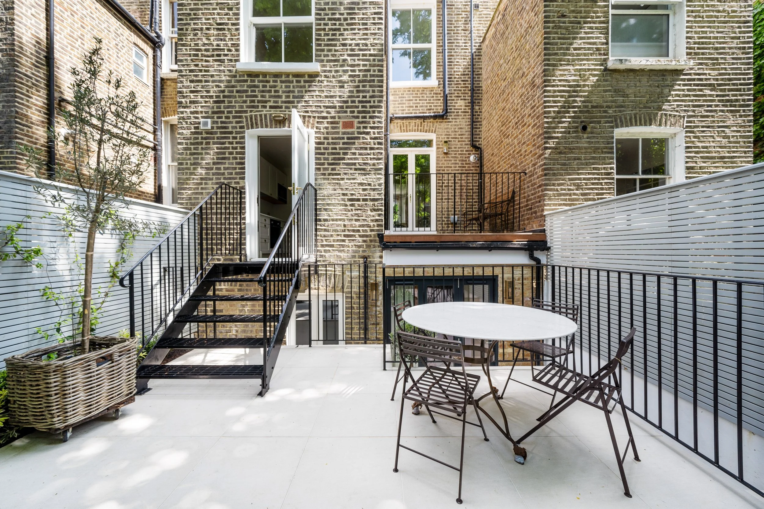 GF & LGF Maisonette, 247 Ladbroke Grove W10 6HF-9.jpg