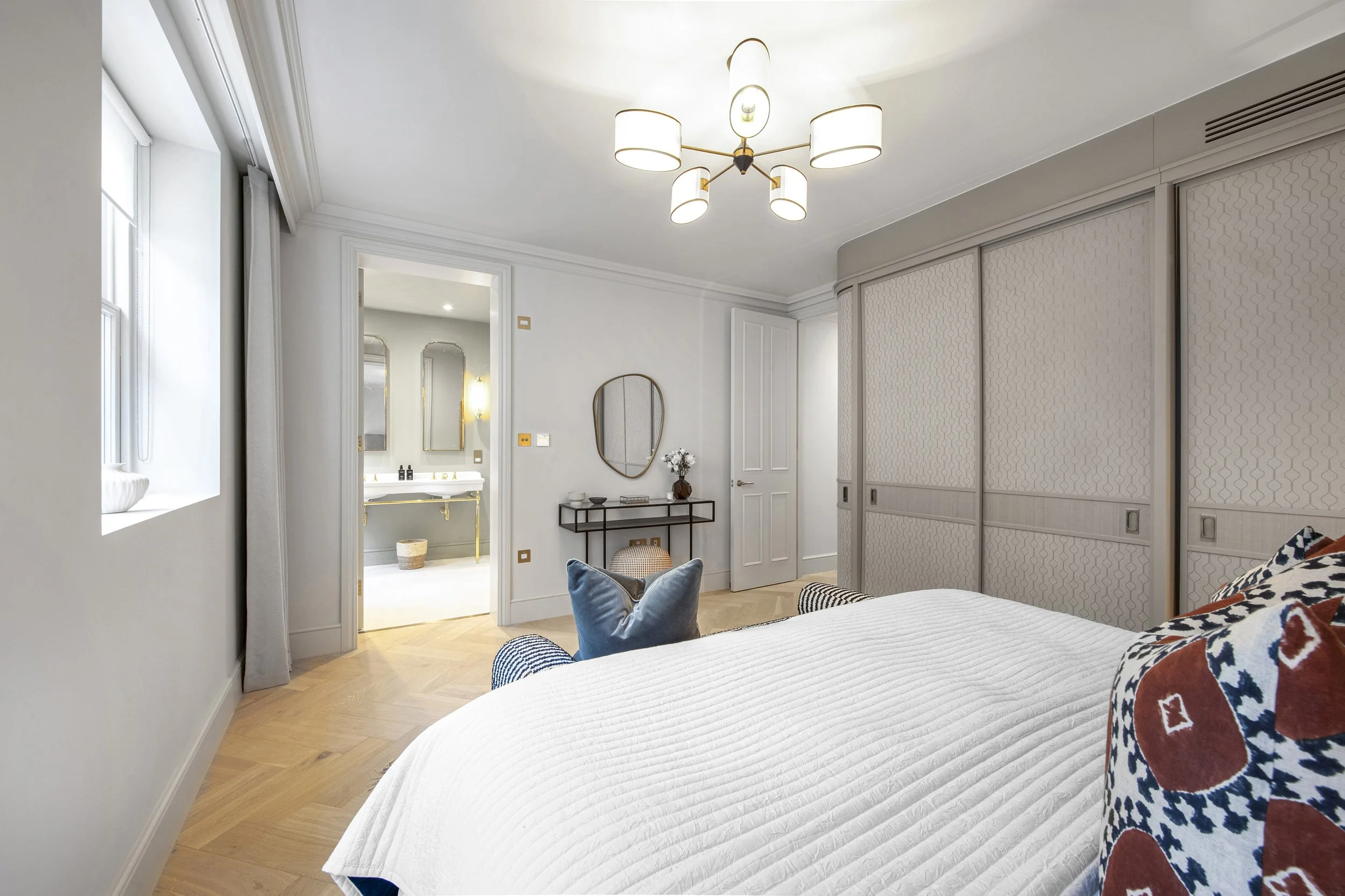 bedroom (1).jpg