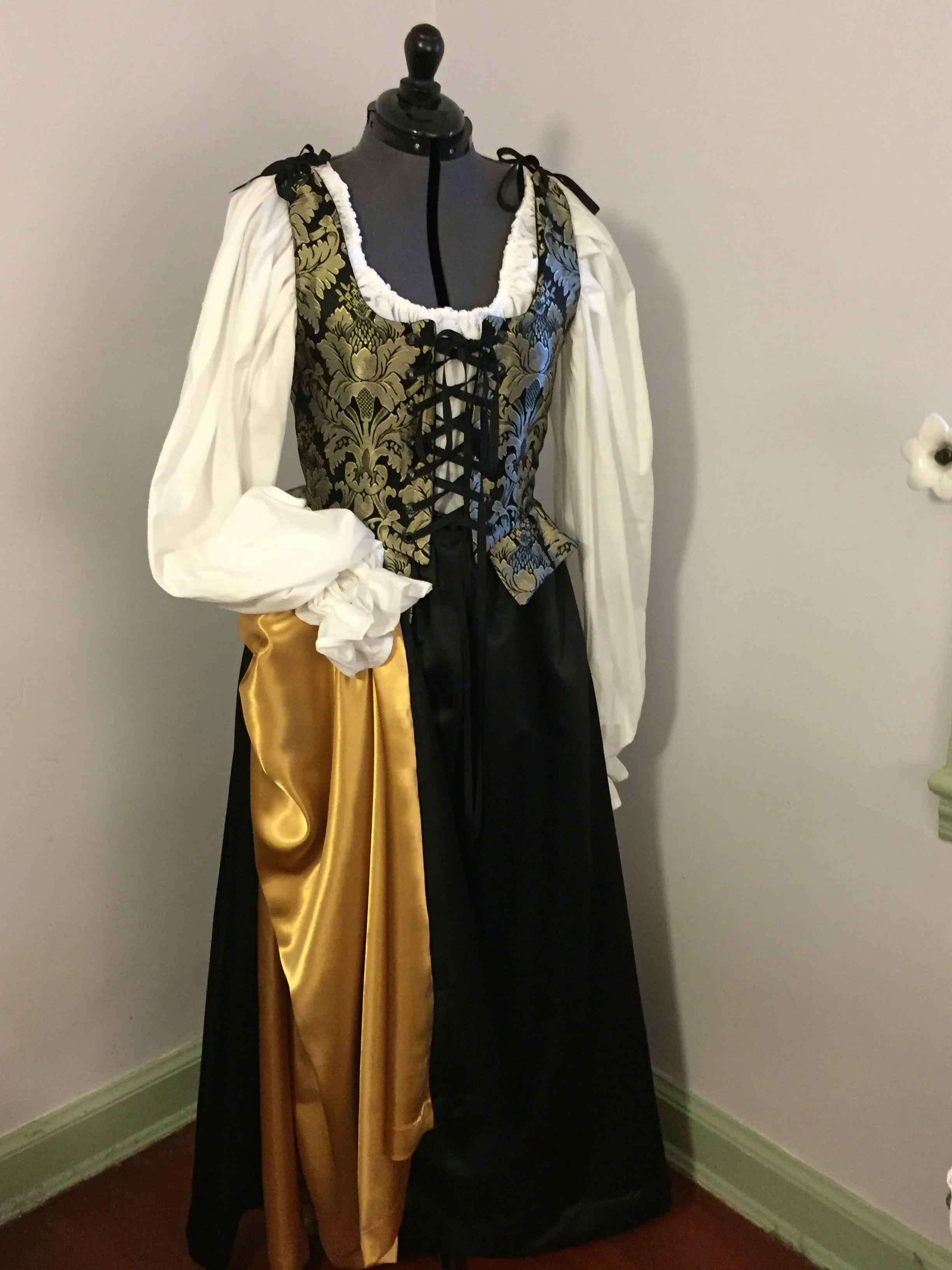 Gallery — Courtly Clothier