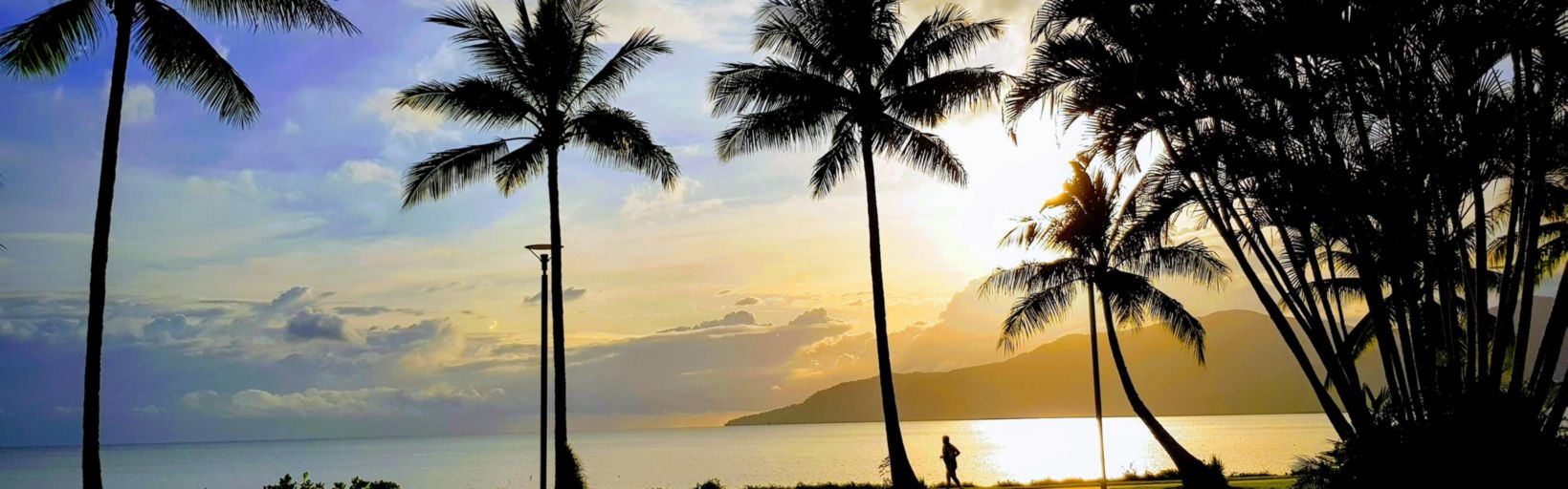 holiday-inn-cairns-5550515537-16x5.jpeg