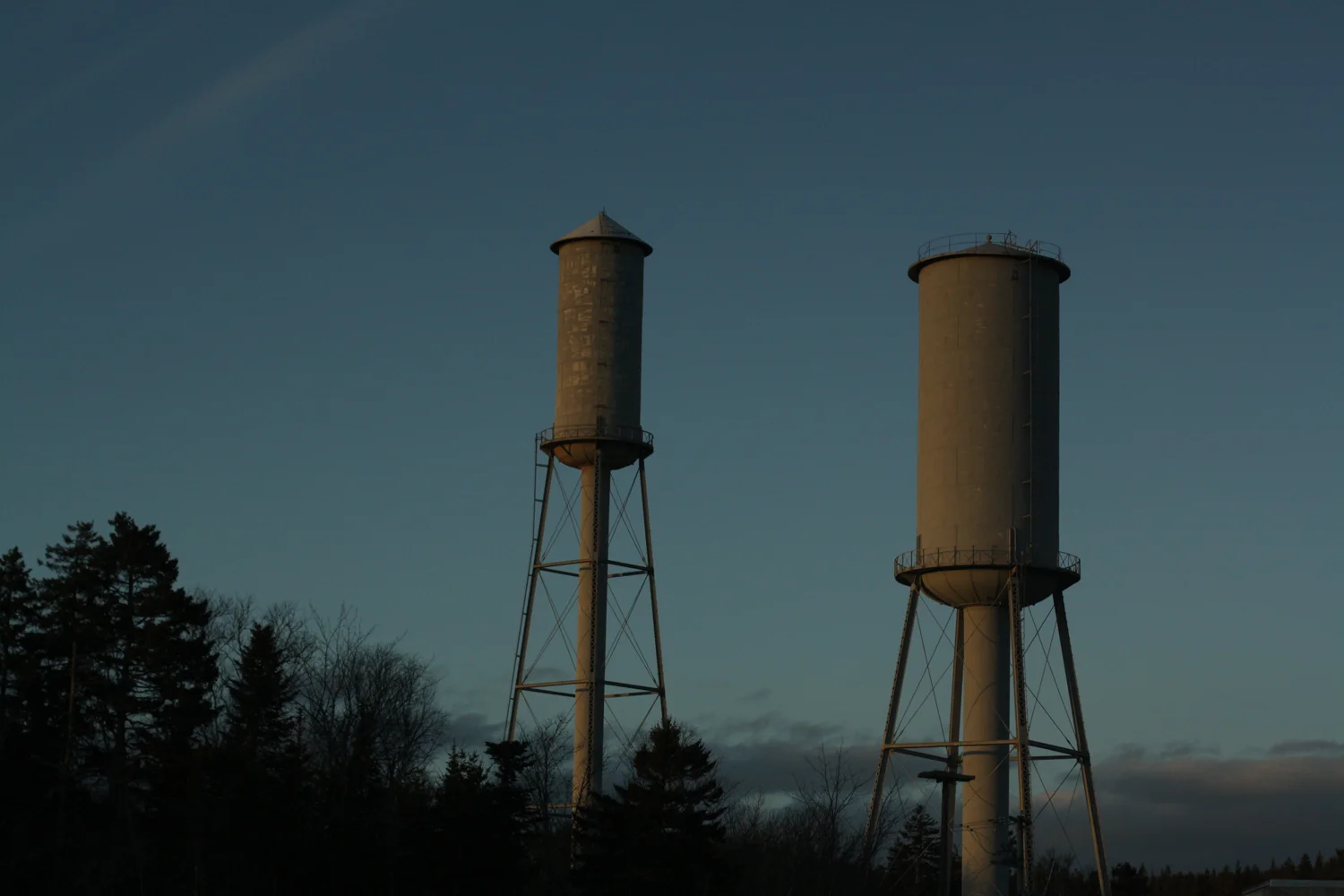 B16_Jan06_Exit_5_Water_Towers_01.jpg