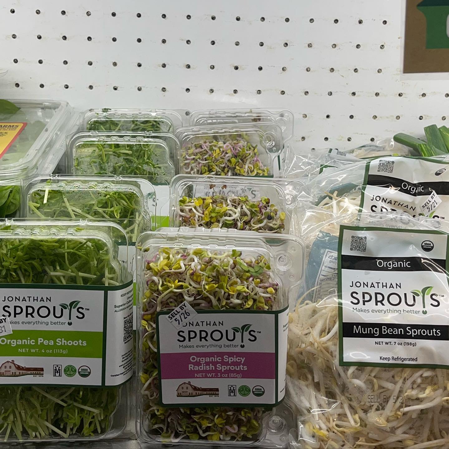 co-op members 🤝 organic sprouts

Come brighten up this gloomy weekend with our favorite spring time veggies and more ☀️🌤☀️