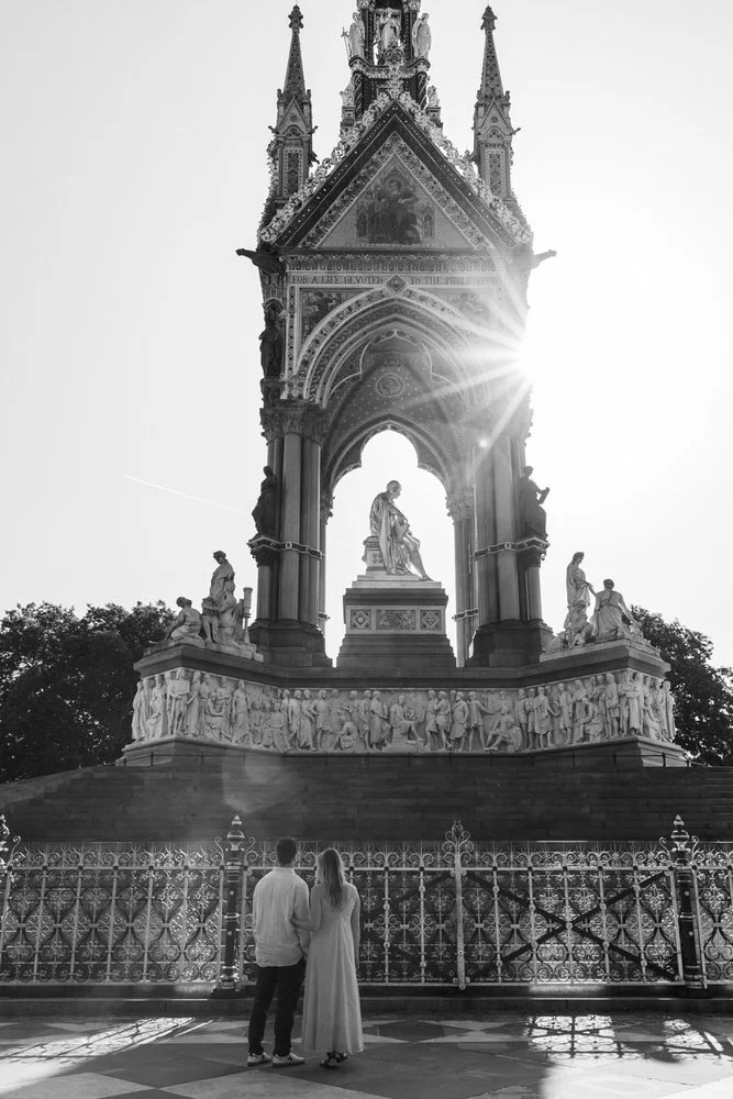 Engagement photoshoot Albert Memorial