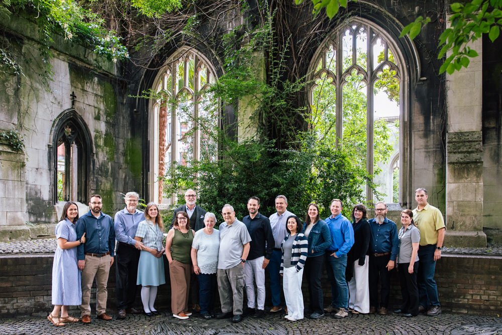 An Extended Family Photoshoot in London: What to Expect