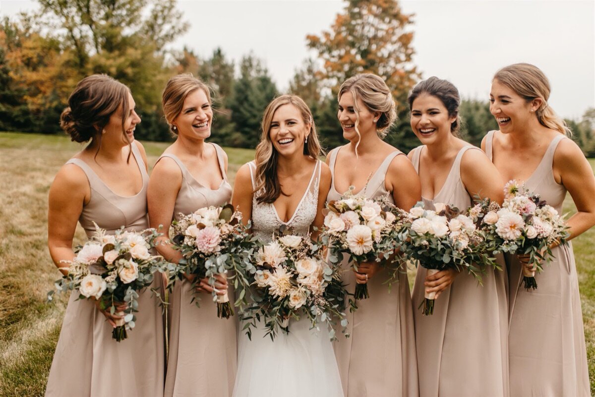 30_Bridesmaids in champagne color dresses.jpg