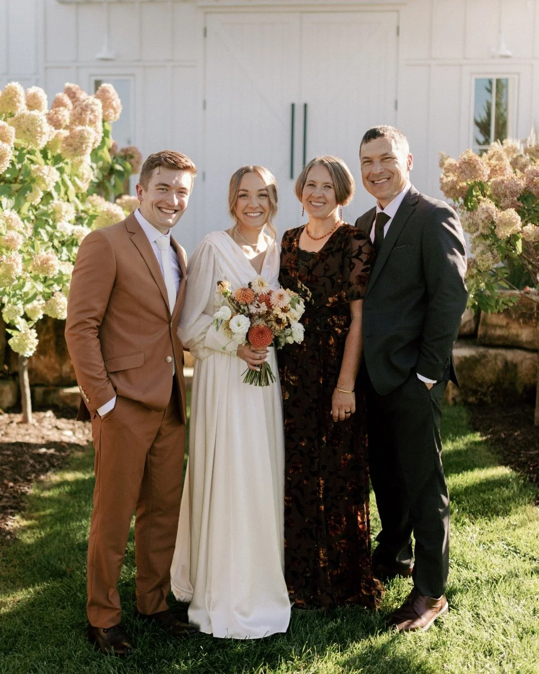 Getting to see our bride smiling with her family in that golden light was everything. Her beauty look held up all day, but more importantly, it let her feel relaxed, present, and completely herself. ✨

Looking for a team that gets your bridal vision?