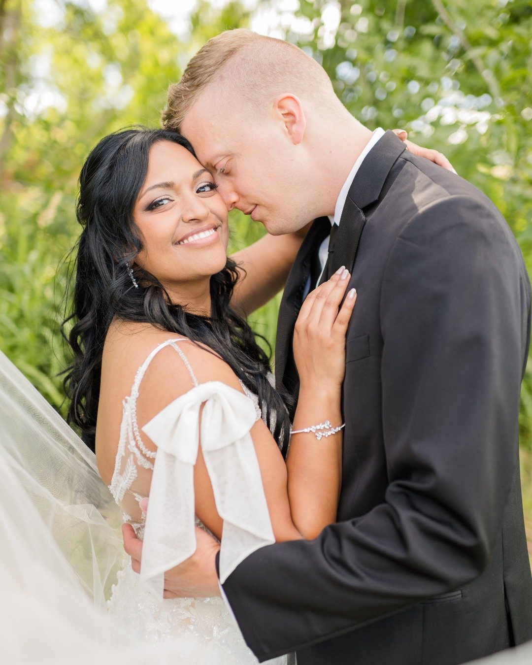 Our bride wanted to feel like the most radiant version of herself, and she absolutely did. Her glam was soft, defined, and completely timeless. Seeing her light up like this? That&rsquo;s the best part. 💖

Save this for your bridal beauty mood board