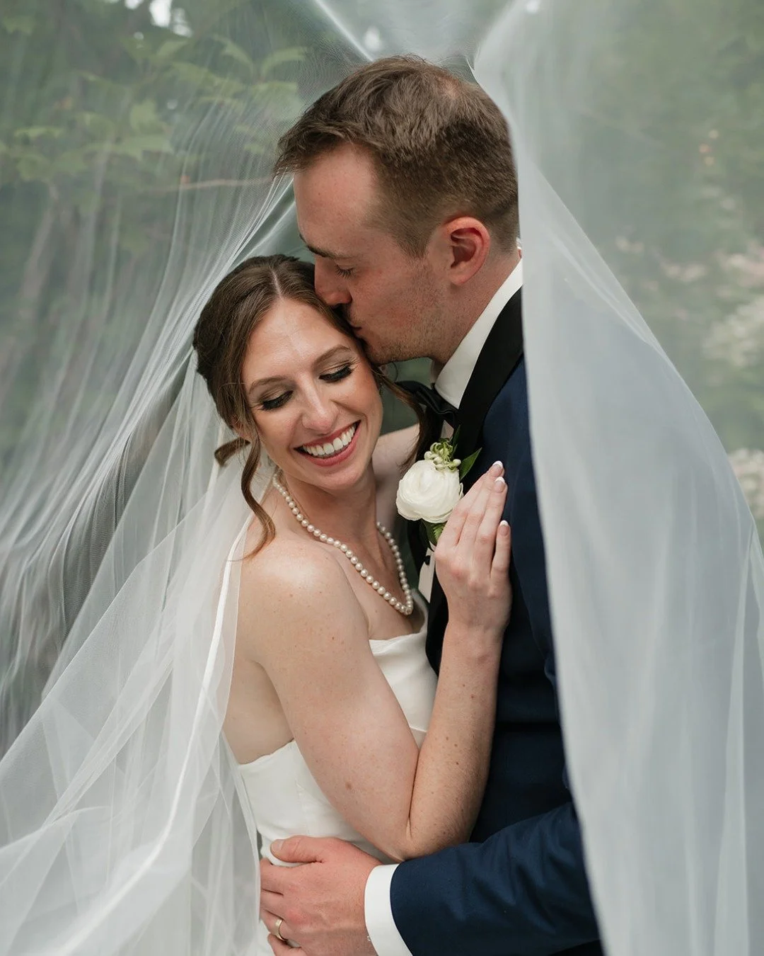 There&rsquo;s nothing better than seeing our bride fully in the moment, relaxed, happy, and just soaking it all in. That&rsquo;s always the goal for us, creating a look that feels like you from the first photo to the last dance. 🤍

Photo: @byjaninel