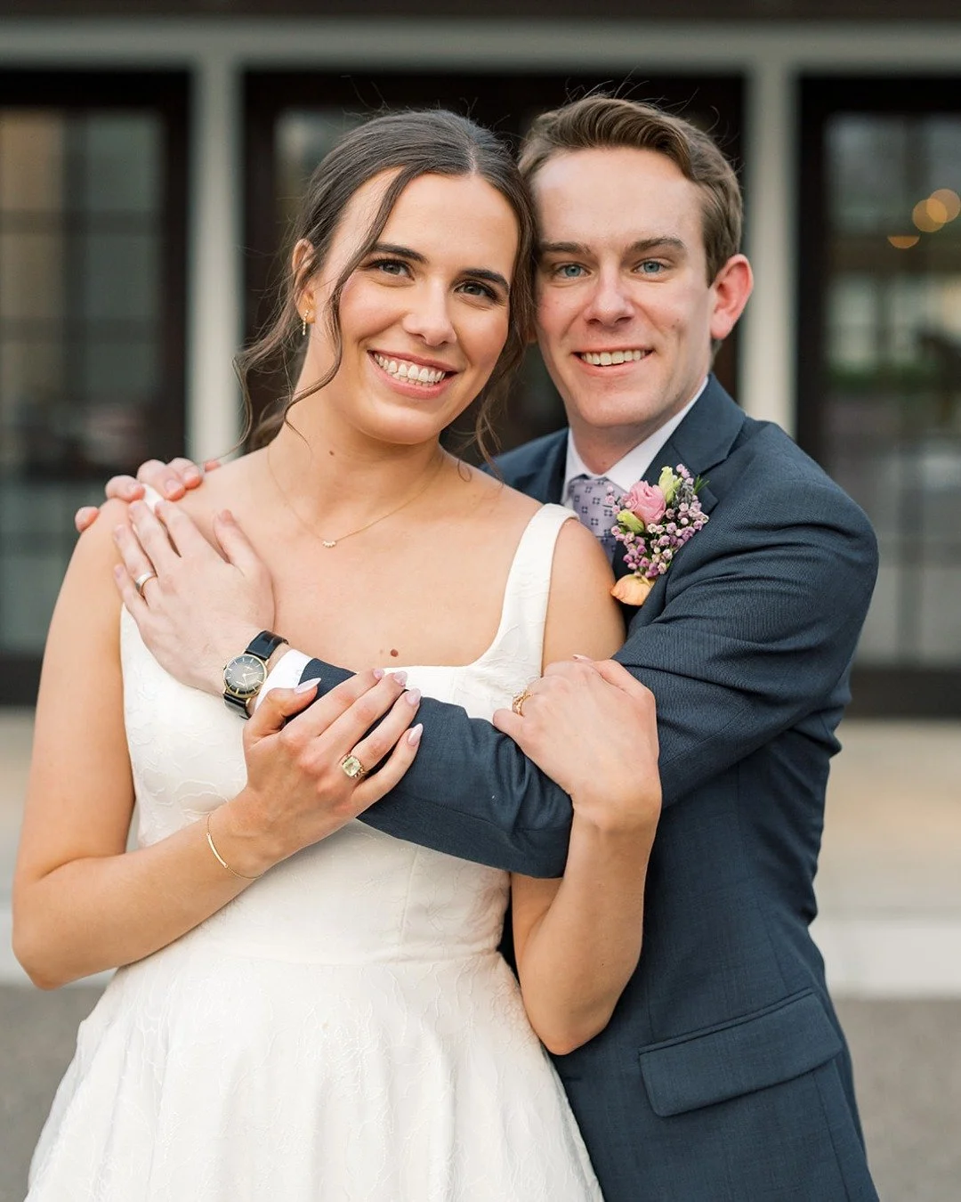 There&rsquo;s a certain kind of ease we&rsquo;re always aiming for. When everything feels right and our bride can just be present, that&rsquo;s when we know we did our job. ✨

Photographer: @oliviabeyersphoto
Wedding Planner: @myeventbuddee
Florist: 