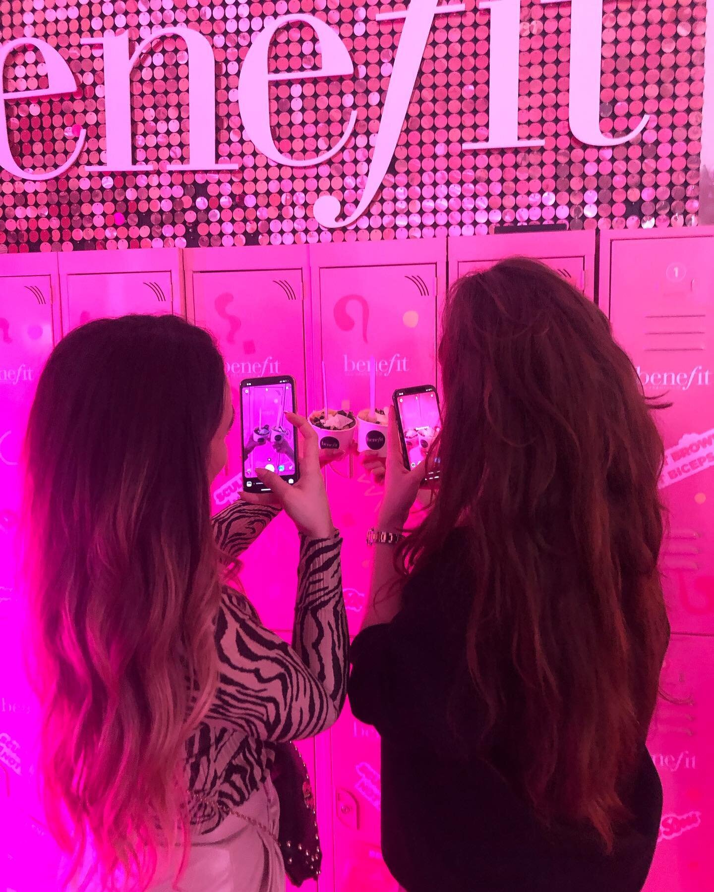 For the gram 📸 Throwback to a launch with @benefitcosmeticsuk where all things pink and sparkly came to life. We really love a press or product launch. Particularly where we get to create something unique for the guests and clients 💫 so if you work