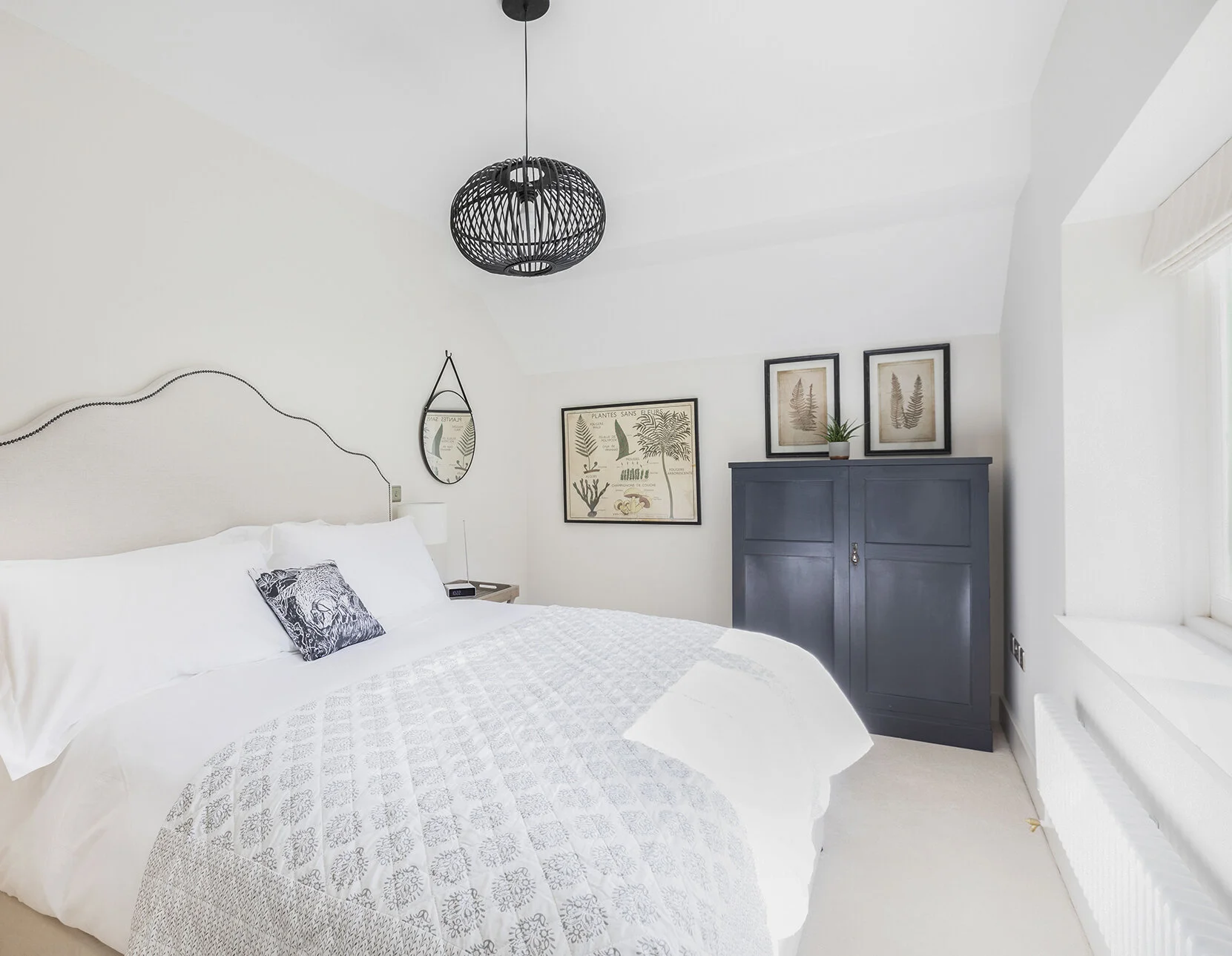  Quiet Bedroom 