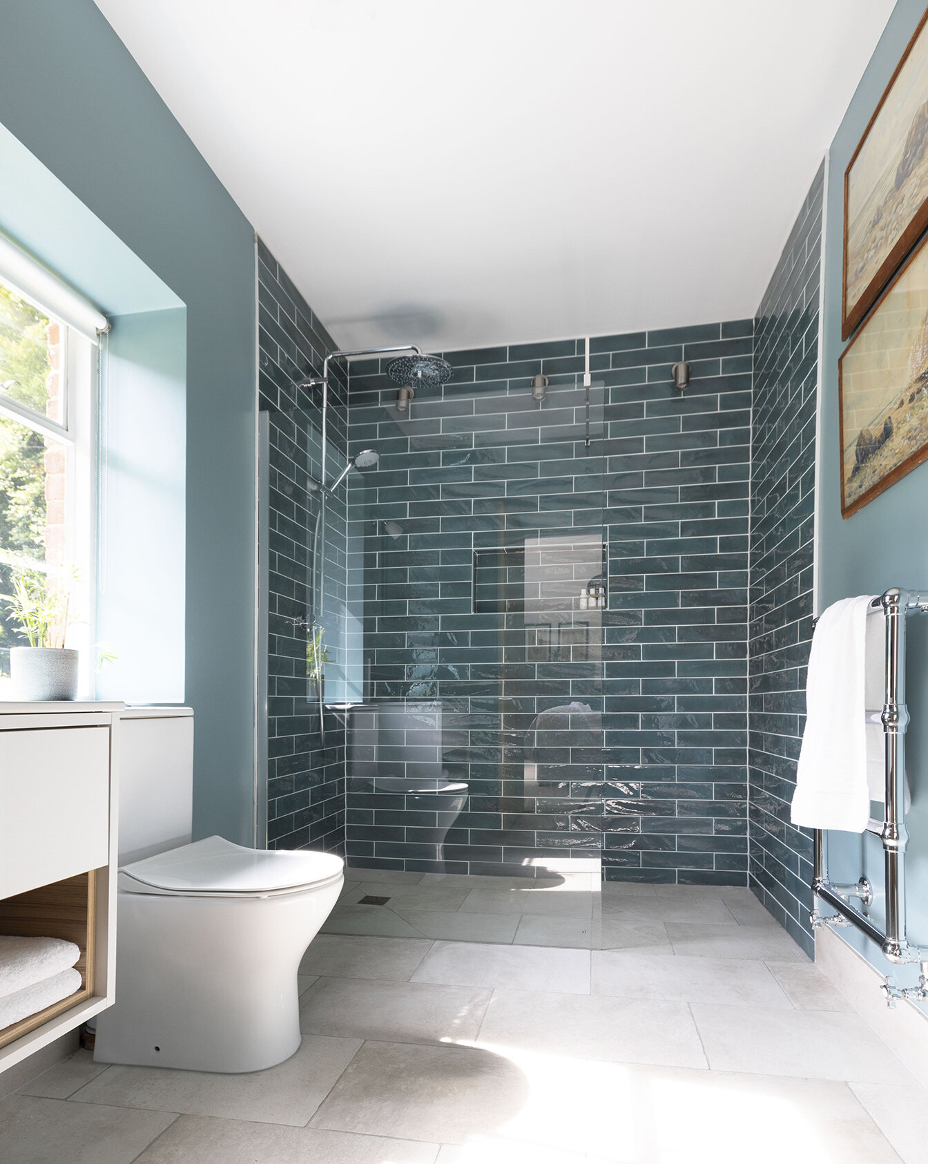  Sunny Ensuite 