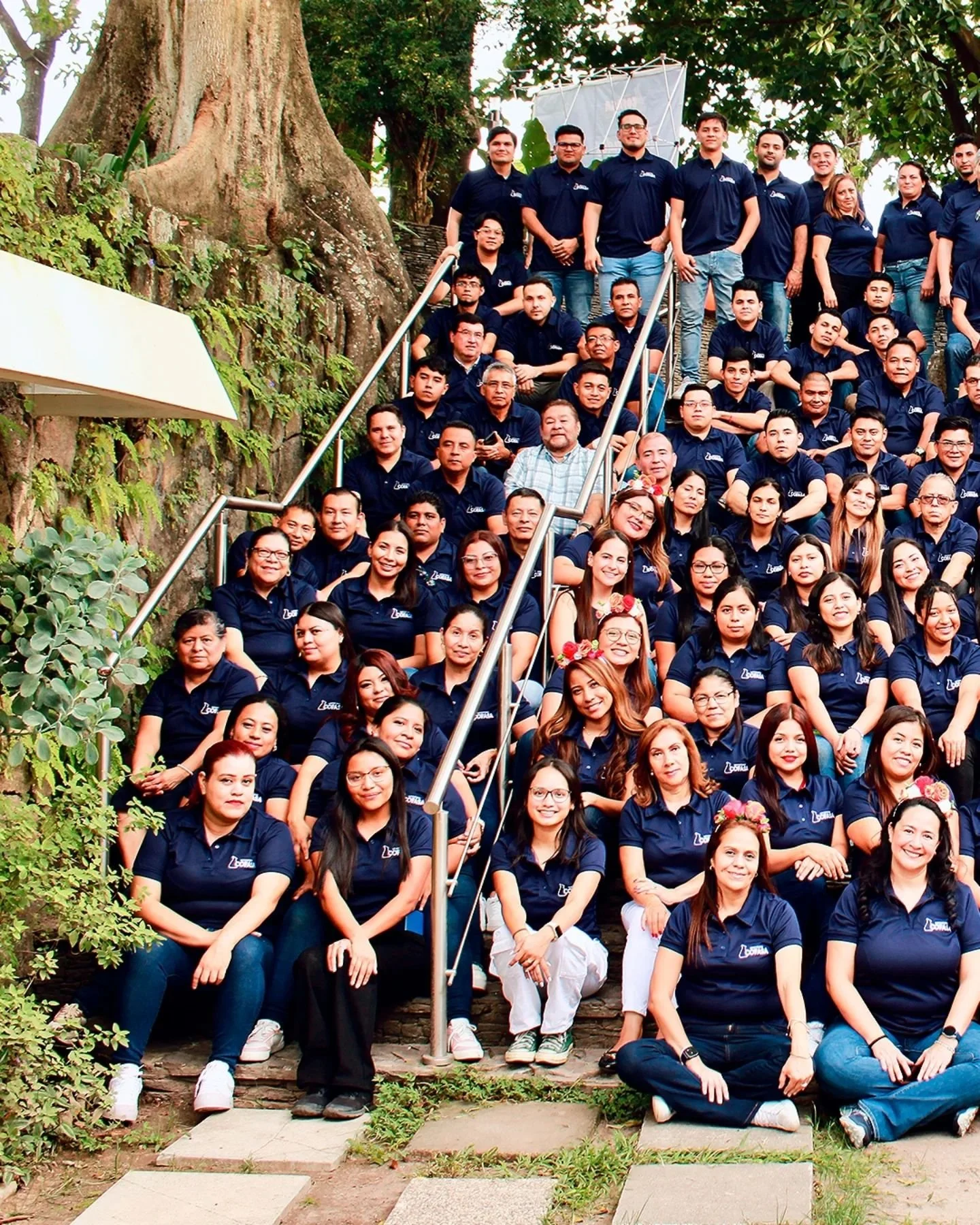 ¡Gracias por formar parte de nuestro ADN! 💙🧬
Celebrar 58 años no sería posible sin todos y cada uno de ustedes, quienes nos demuestran su compromiso con hacer una labor excepcional día con día.
Los estimamos much