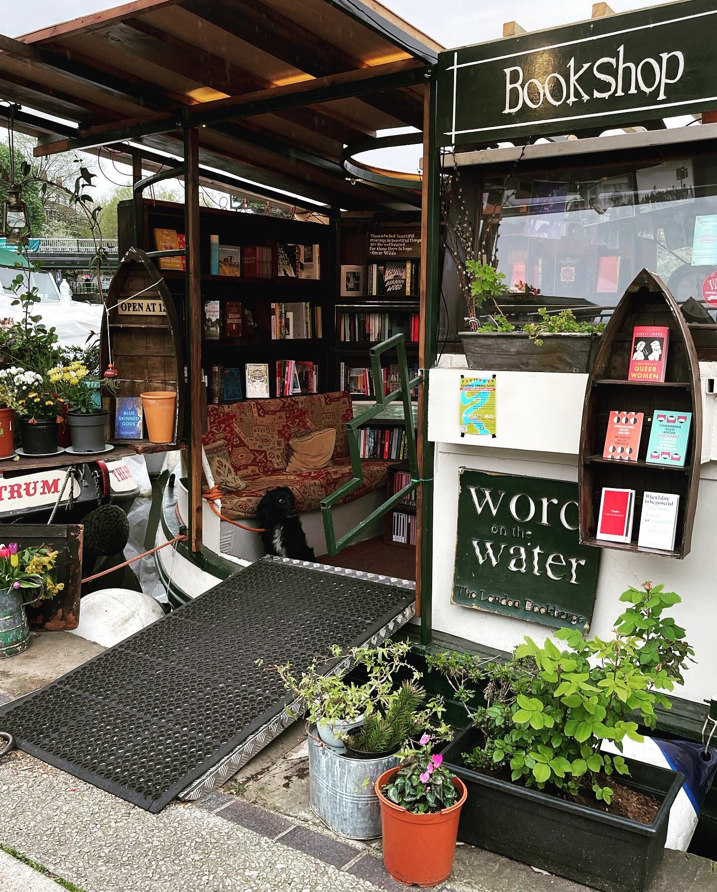 Adore this floating book shop @word.on.the.water by Regents Canal,Kings Cross. My small purchase .🙂

#bookshop #independentbookstore #london #londoncity #regentcanal #travel