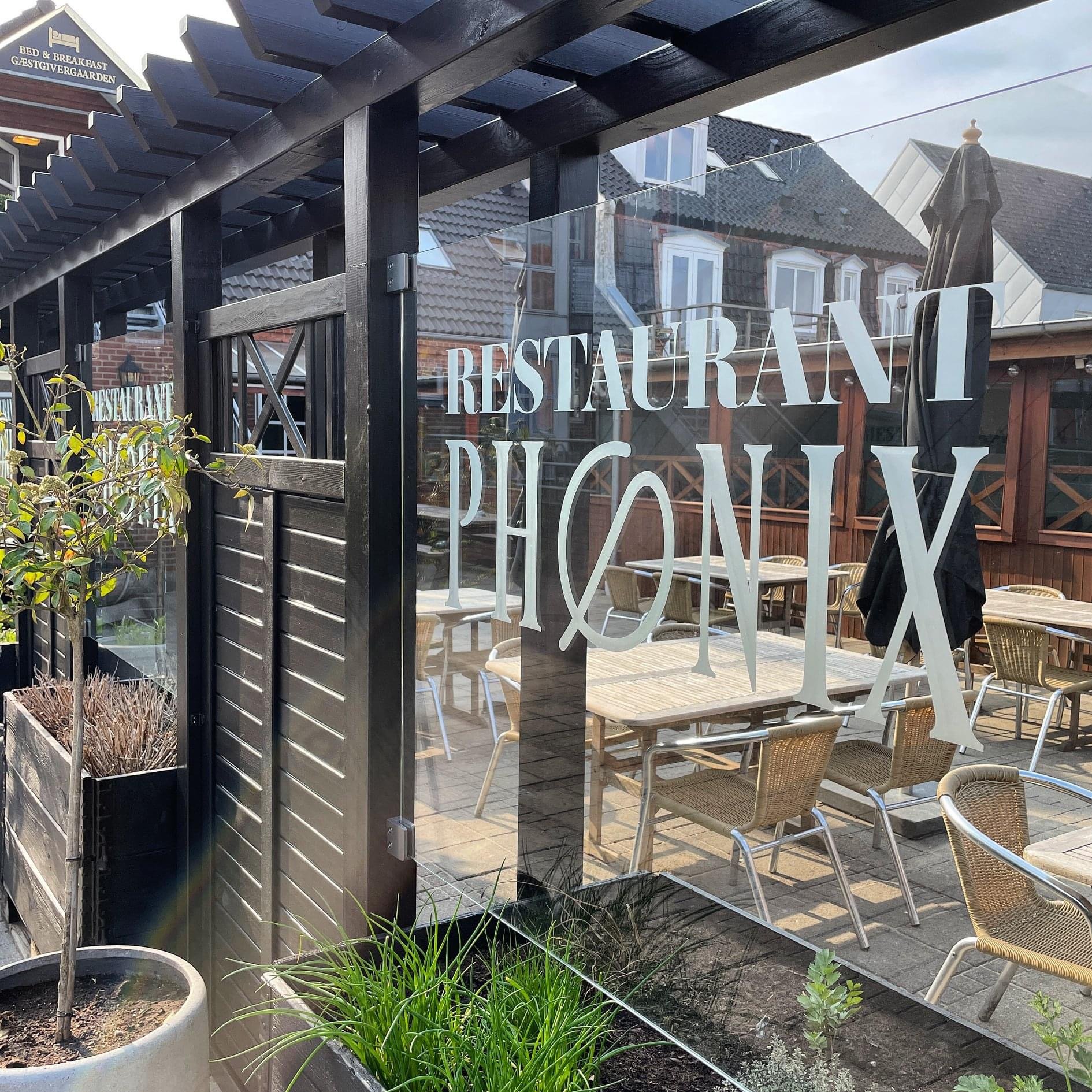 Sommeraften i gårdhaven