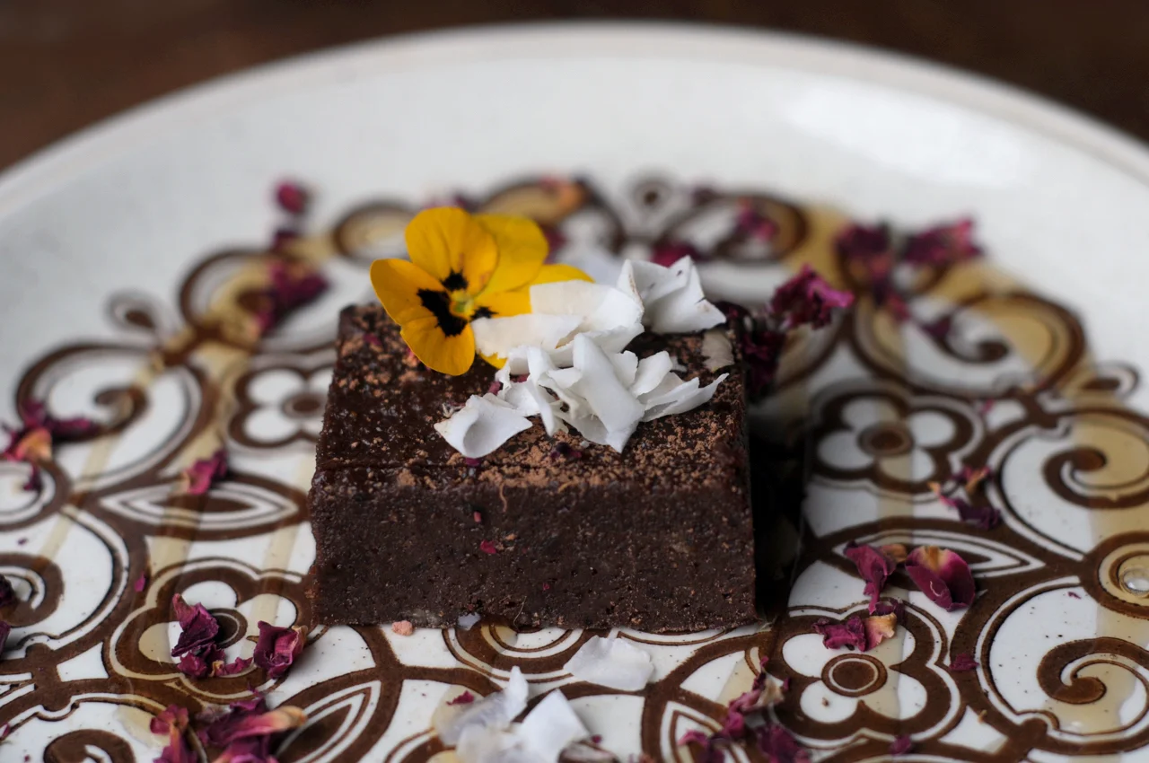 Raw chocolate no-sugar brownie