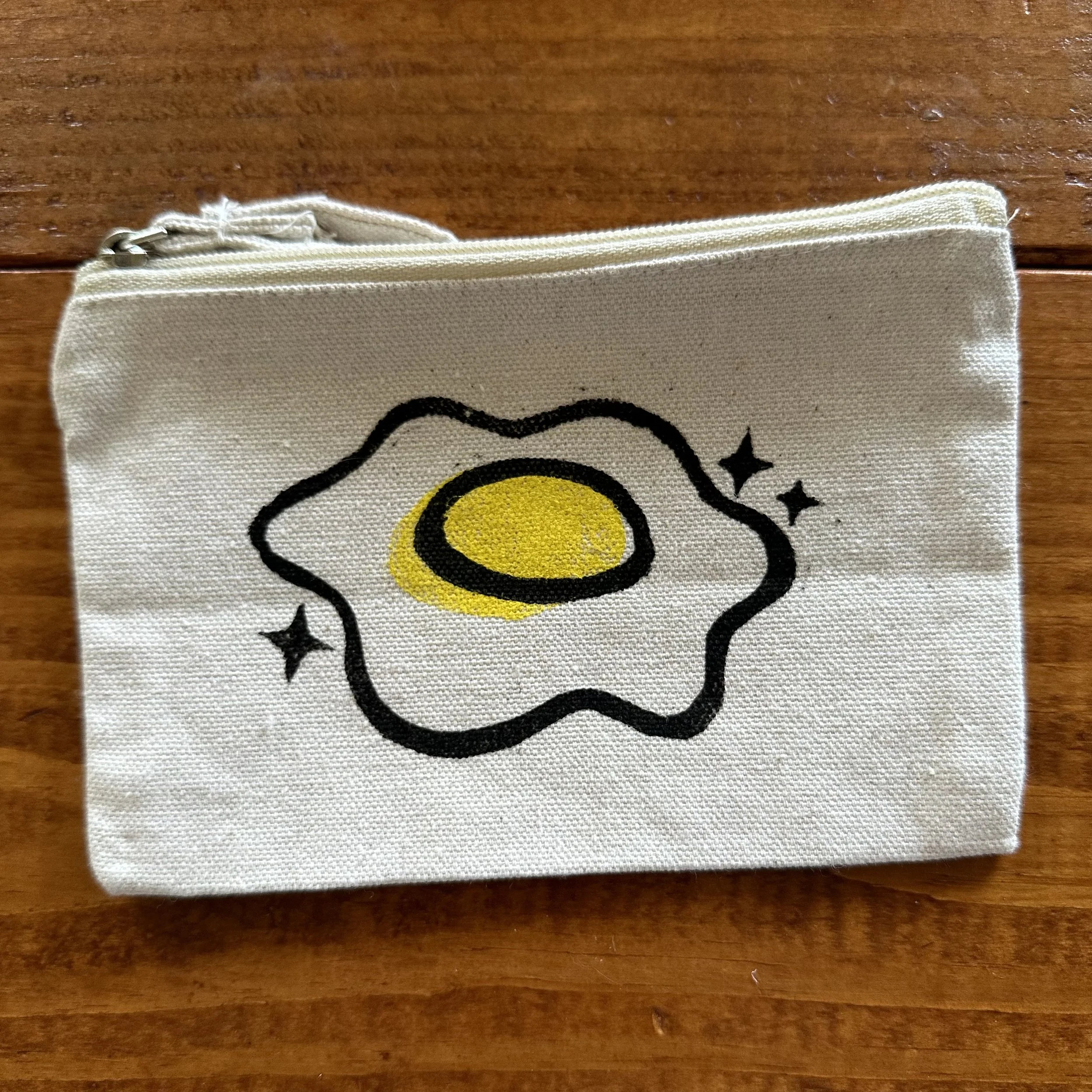 egg_pouch3.jpg