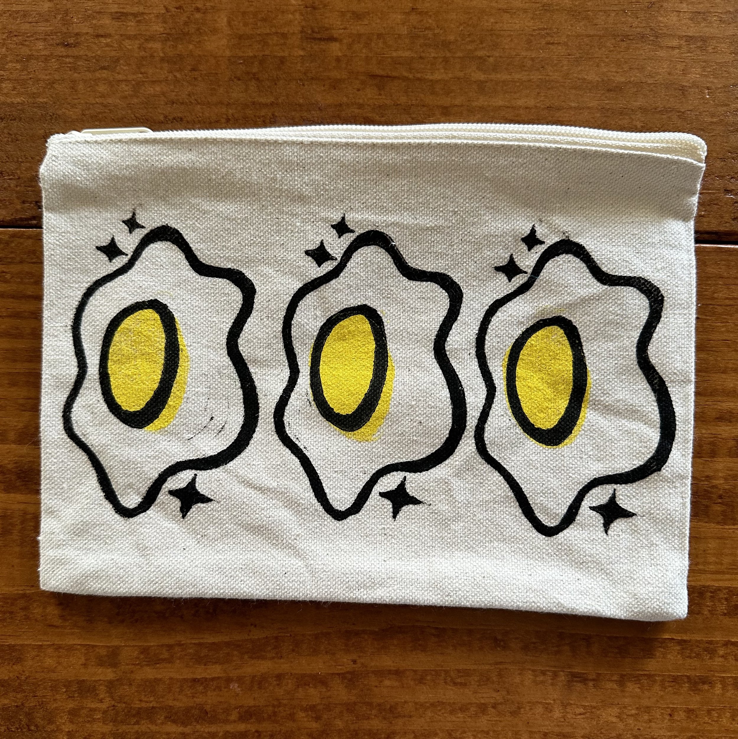 egg_pouch2.jpg