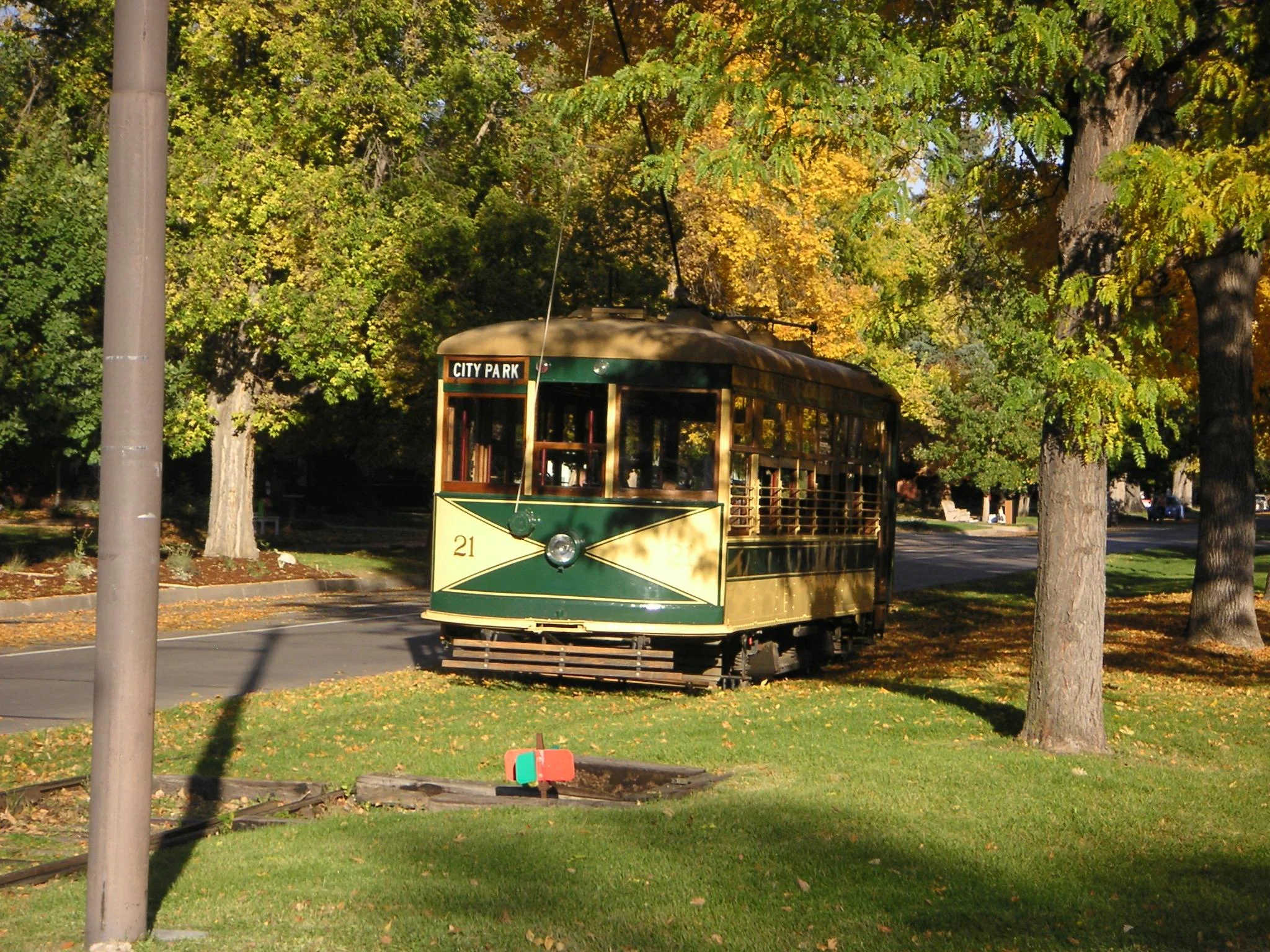 trolley.jpg