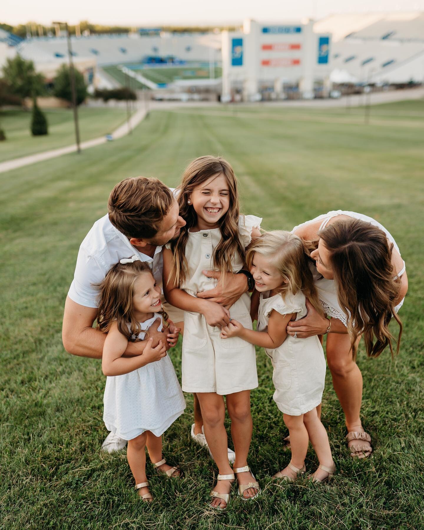 Got to spend the evening with another KU Football family! It was just beautiful outside, I can&rsquo;t wait for more evenings like this! 

@missygpeterson