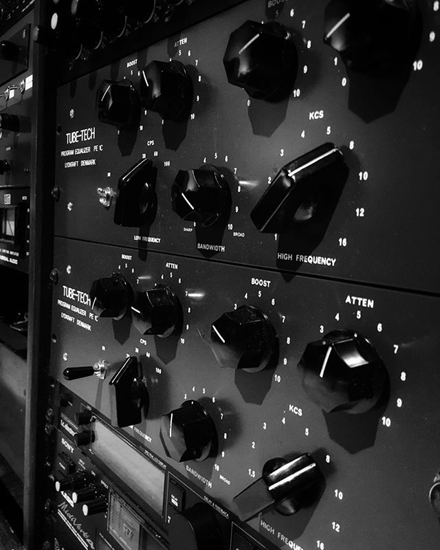 Kick and snare. Check. .
.
.
.
.
.
.
.
#studio #studiolife #studioporn #gearporn #gearslutz #producer #producerlife #recordingstudio #mixing
