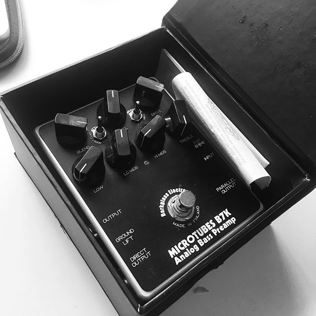love this B7K by @darkglasselectronics ... Sounds so good on bass. If only it had the option to be battery powered as well! That would be epic! .
.
.
.
.
#bass #music #guitar #guitarplayer #bassist #producer #musicproducer #producerlife #audioengineer #gearslutz #91soundstudios #darkglass