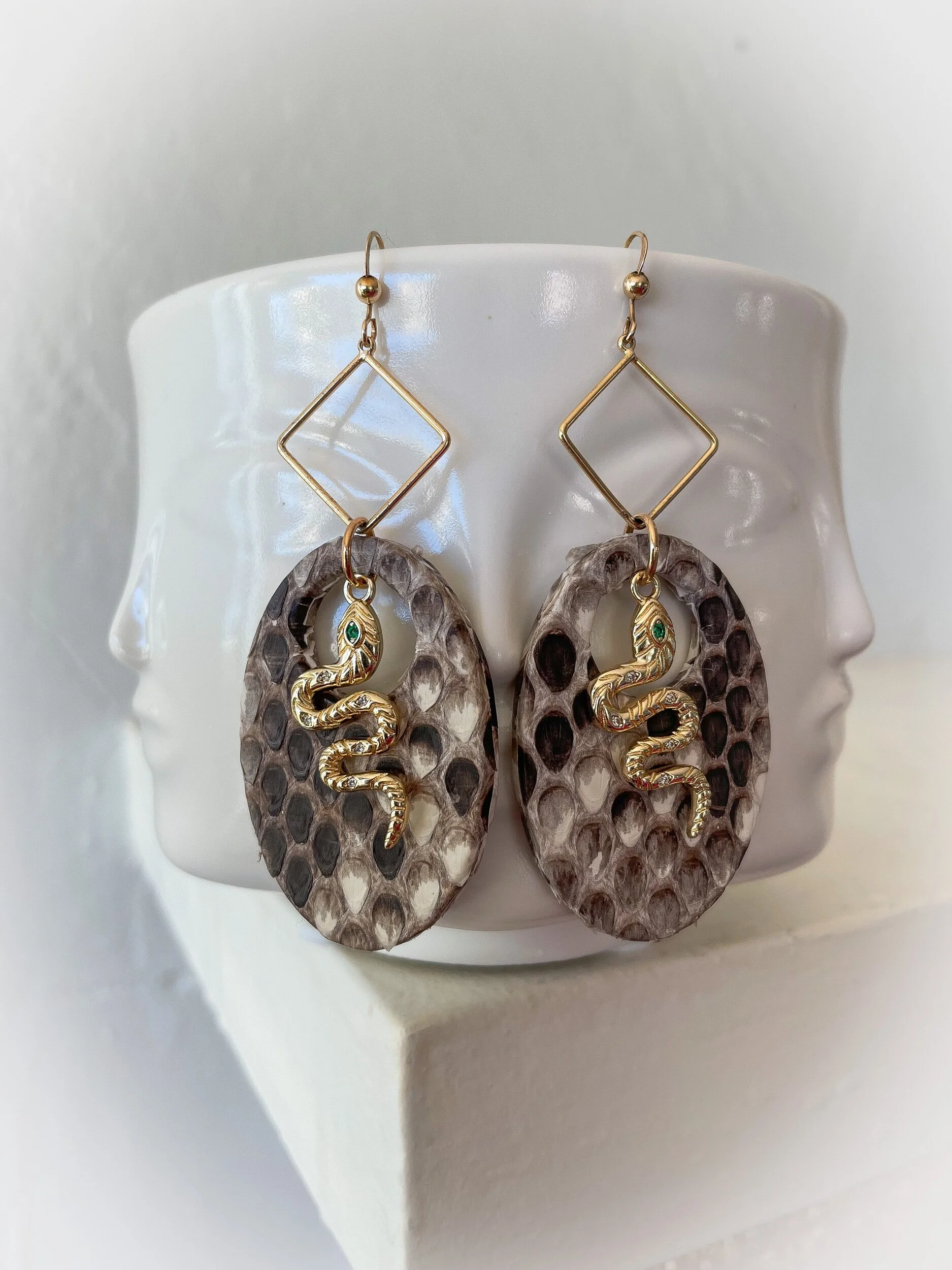 BC32B2E8-81C8-4DB9-8C79-7188C7076EAF