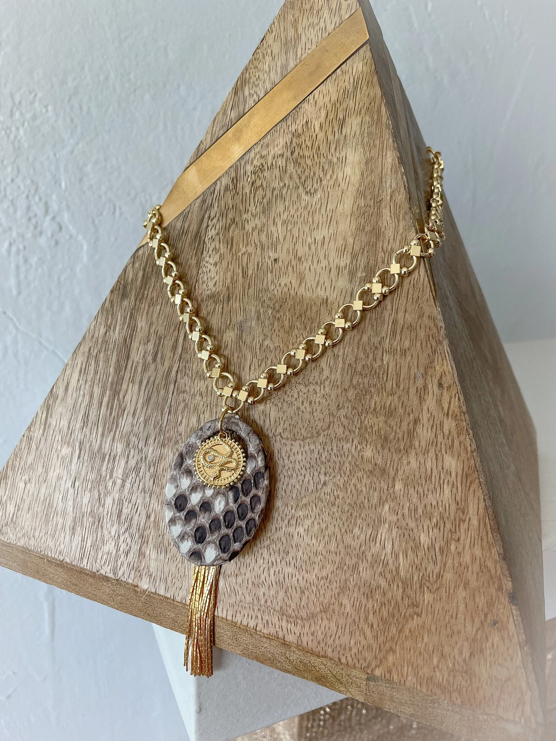 8A471294-1261-4895-B83B-69E409C9D30B