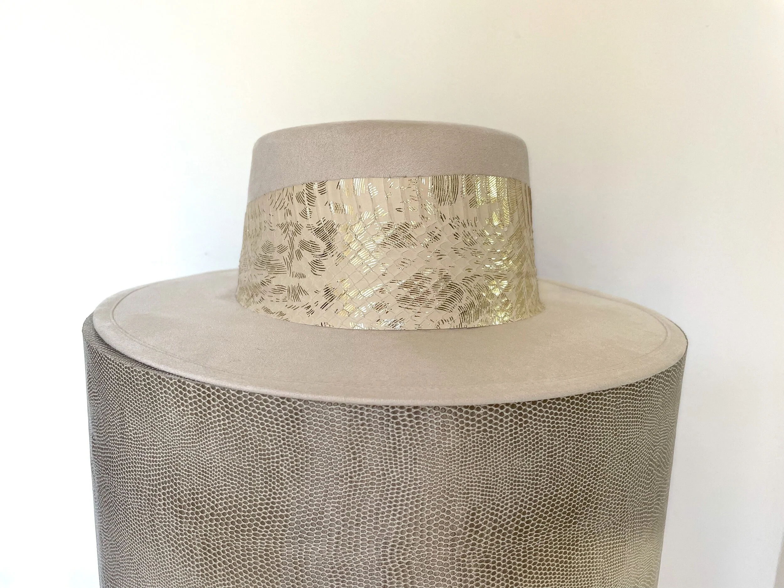 EAC27433-47BF-4BDB-856C-23346879F030