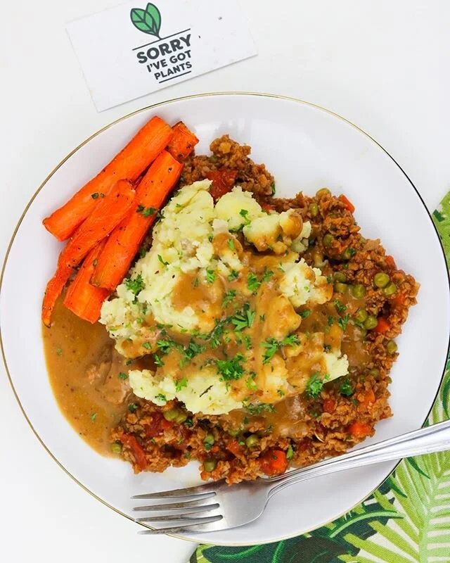 Vegan Shepherd&rsquo;s Pie 🙌🍃 yes plant- based FOMO is a thing!! 😉 sign up now! 50% all first timers orders! 📦🌱
&bull;
&bull;
&bull; #lookmomnomeat #everyplatecounts