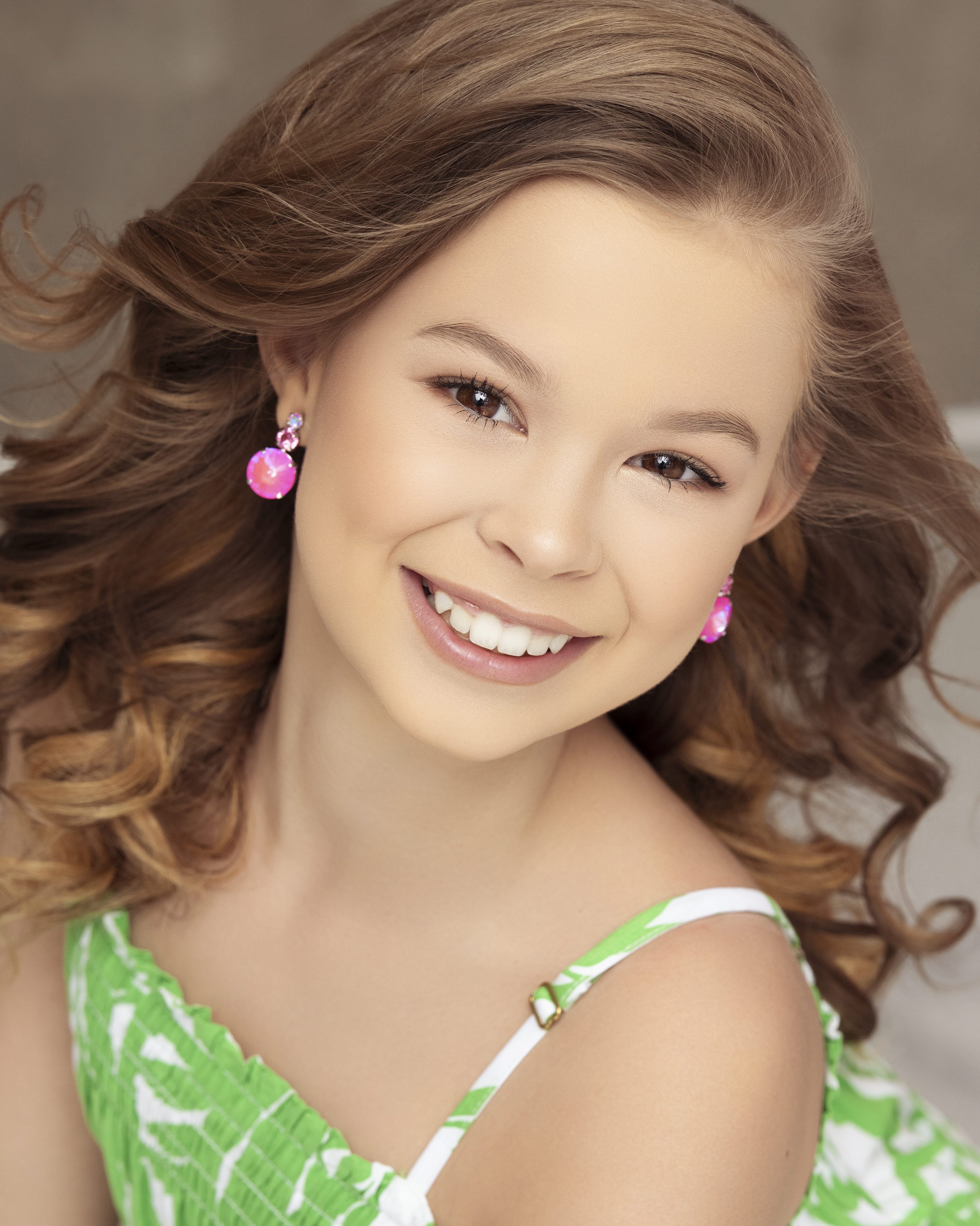 Newly Crowned National American Miss Minnesota Pre Teen, Mallory