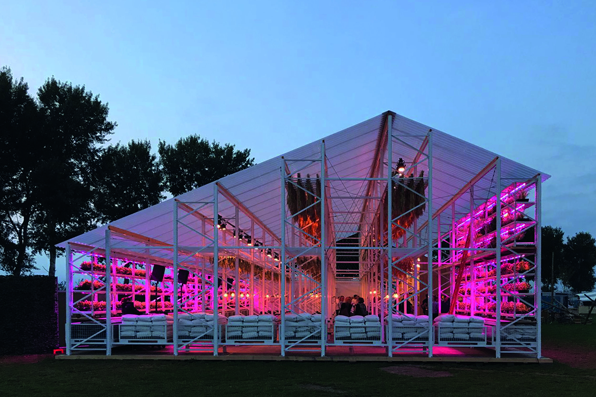 More than 200 crops were sprouting at the Lowlands Festival in a zero waste pop-up restaurant at Brasserie 2050.