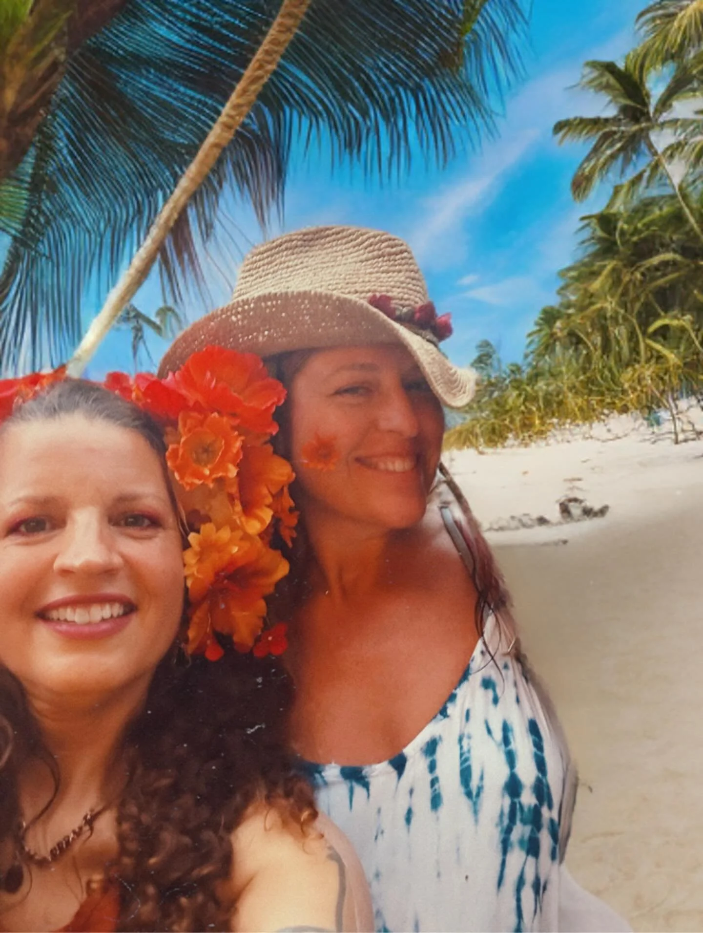 Remember me talking about an incredible group cleanse I&rsquo;ve offered in the past? Each time I&rsquo;ve led it most participants had AMAZING results with losing 15-20 lbs and keeping it off! 

My darling friend @lovelightwellness who did the clean