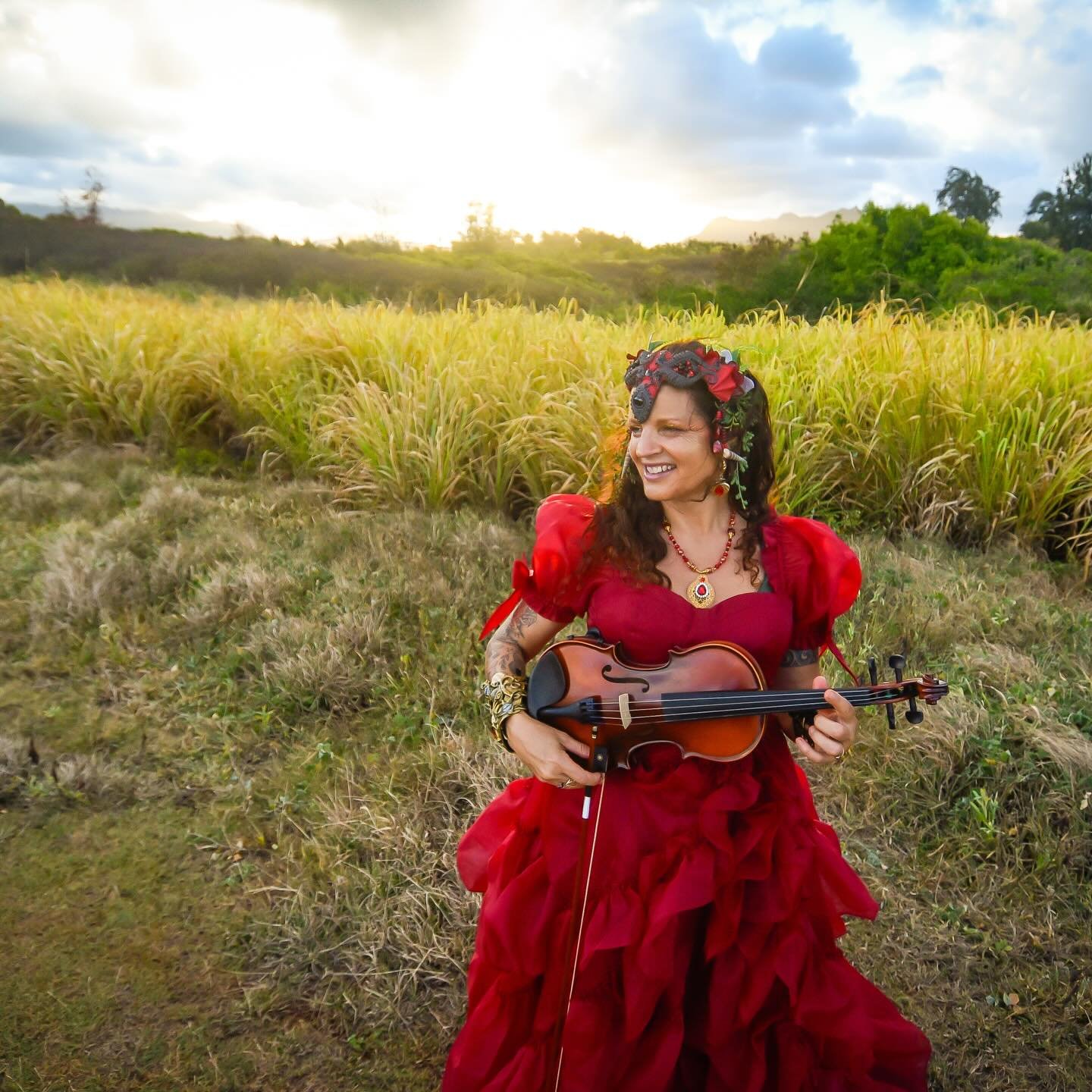 🌺 Holiday email newsletter out! 🎉

Two new year group cleanse options, holiday grief video &amp; silly holiday mermaid 🎻 video. 🧜&zwj;♀️

If you are feeling tender this holiday season, check out my 3 minute holiday grief video. ❤️&zwj;🔥

Start o