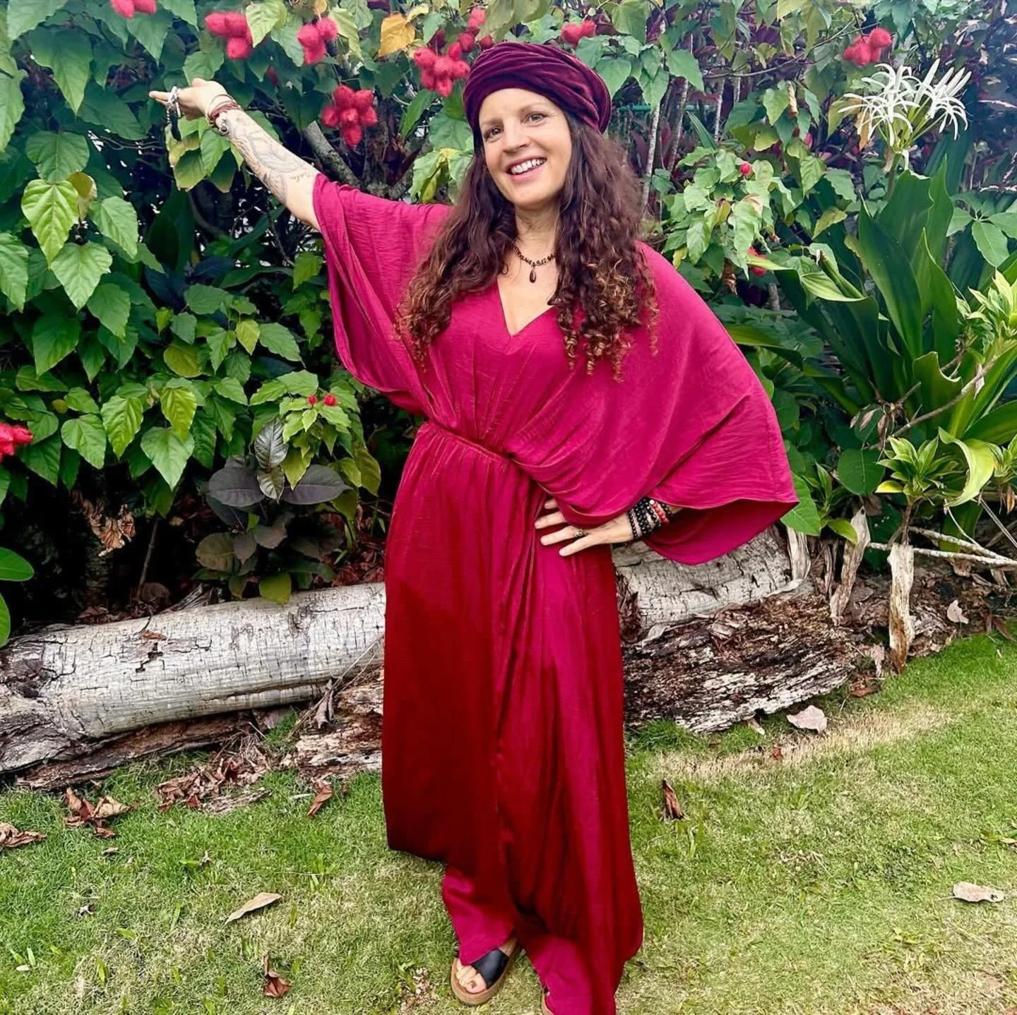 Friends, I&rsquo;m offering a post holidays, get yourself back into balance, weight loss, eat healthy, group cleanse in January! 🌹 

I know it&rsquo;s easy to over indulge during the holidays with all the sweets, parties, family celebrations, travel