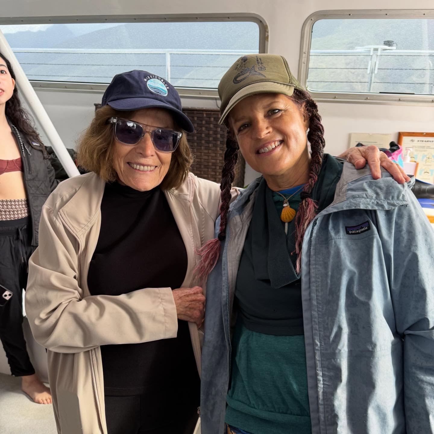 🐋 I had such a recent amazing experience on Maui attending @whaletrustmaui annual &lsquo;Whale Tales&rsquo; conference &amp; meeting one of my long time shero&rsquo;s @dr.sylviaearle of @mission_blue ! Her long time herstory of being a pioneer for o