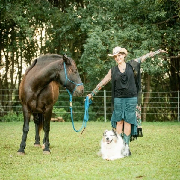 My heart &hearts;️🐴 🐶 

This is a tender &amp; powerful piece to share. 

Keep rising up friends 🔱

This past week had been indubitably one of the wackiest weeks of my life and the constant reminder is to KEEP GOING &amp; FINDING THE MIRACLES, of 