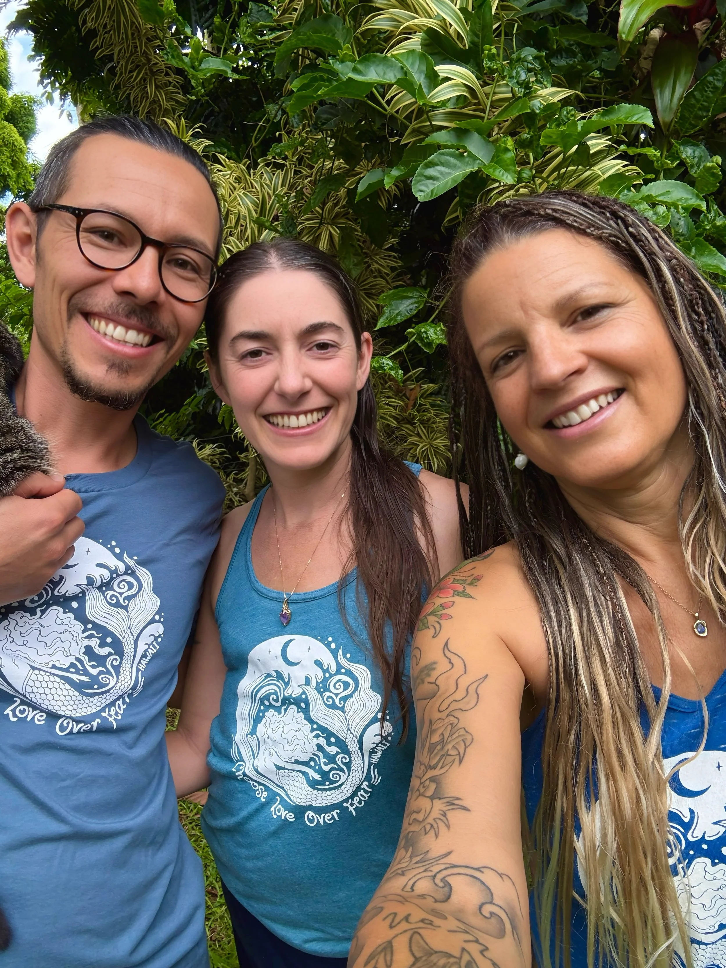 🩵 I&rsquo;m grateful for my time recently with these lovely beings @jbeth21 &amp; @p_kero_ who came to Kaua&rsquo;i &amp; stayed at my place. They truly are such magnanimous, gentle &amp; lovely souls. 

I know Jamie through this wild &amp; crazy br
