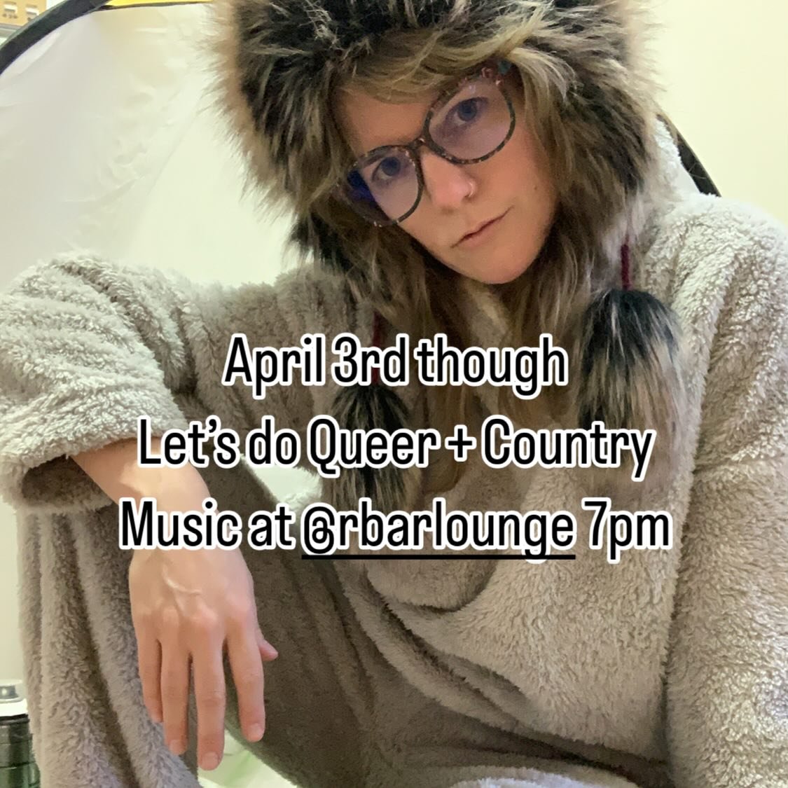 Hey it&rsquo;s the first week of the month! That means commUNITY night at @rbarlounge all night. Hangs at 5, music at 7, DJ at 9!