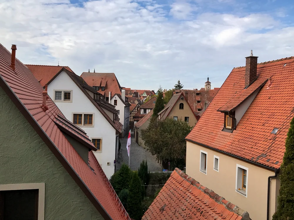 12 window in rothenburg.jpeg