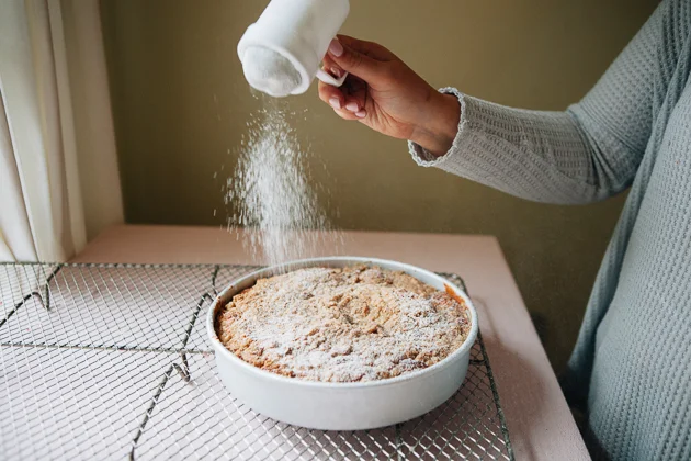 Eating In // Cardamom- Streusel Coffee Cake 