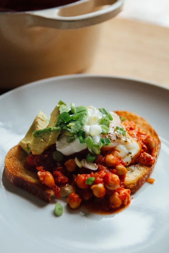 Eating In // One Pot Tomato-Poached Eggs with Chickpeas  