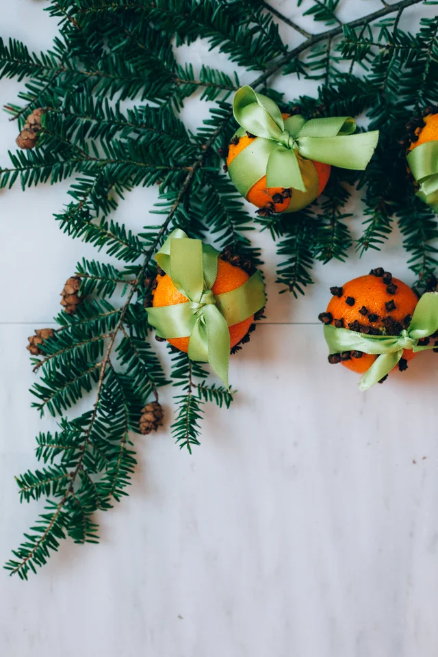 19th Day of Craftsmas // Clementine Pomander Rustic Wreath
