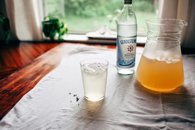 Lavender-Vanilla Lemonade // Weekend Cocktail No. 21