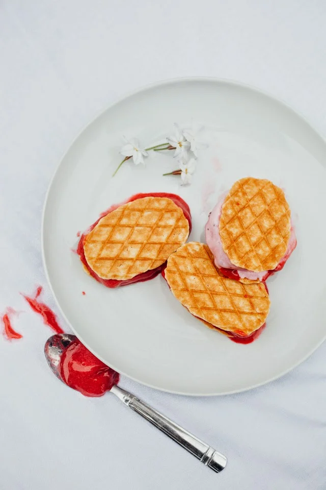 Eating In // Sorbet and Waffle Cookie Sandwiches