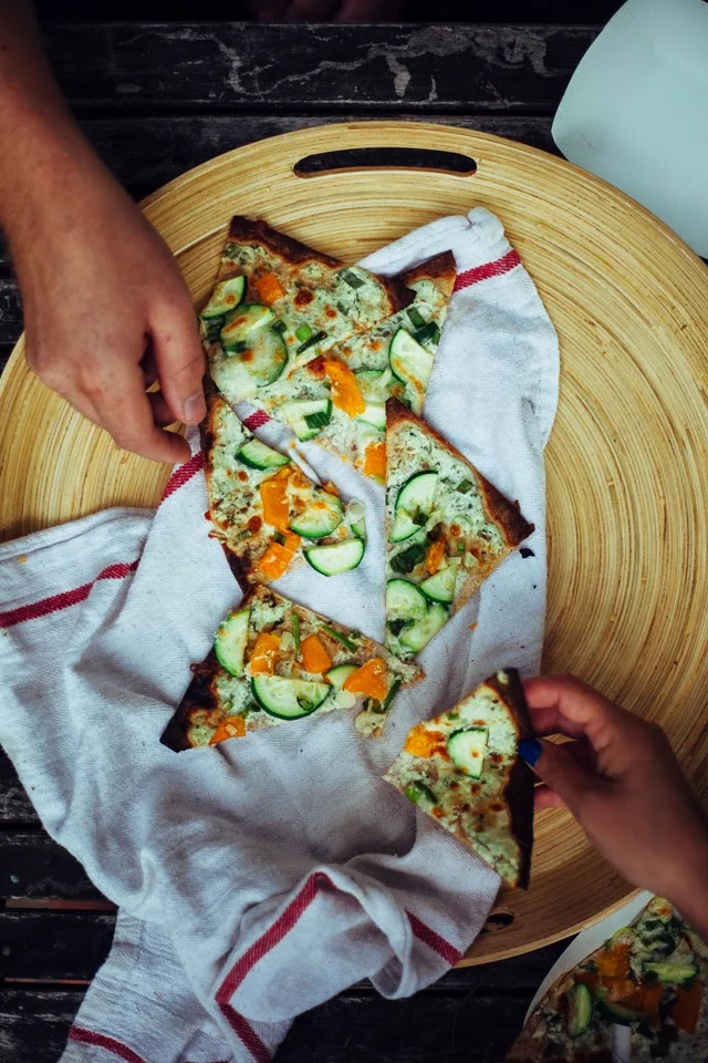 Eating In // Quick & Easy Veggie Pizza